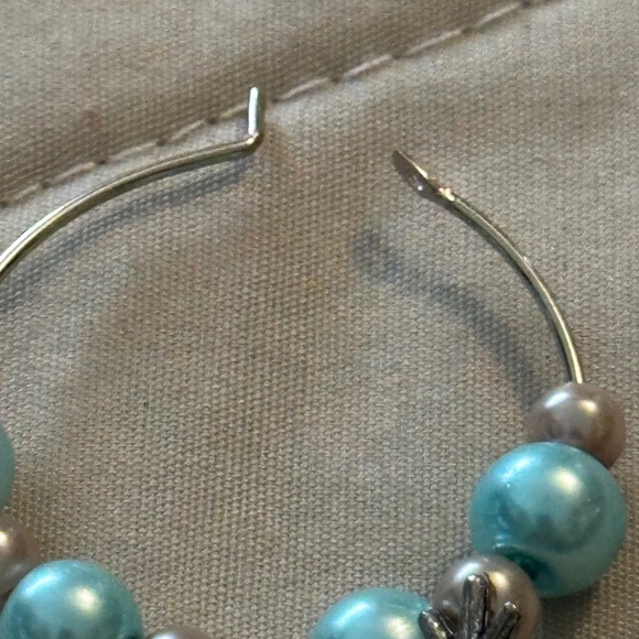 3/$15 Wine glass tag Stainless steel hoop. Light blue/gray beads snowflake charm - Picture 7 of 8